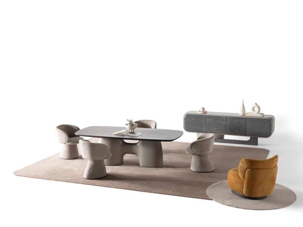 طاولة الطعام مون